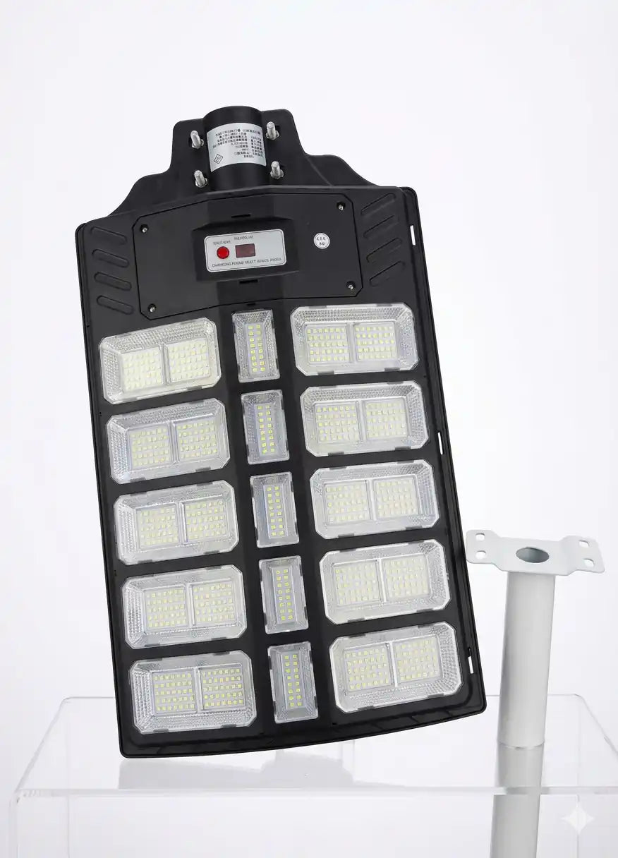 آمون تورنيدو 70 وات شمسي - إضاءة مساحات واسعة